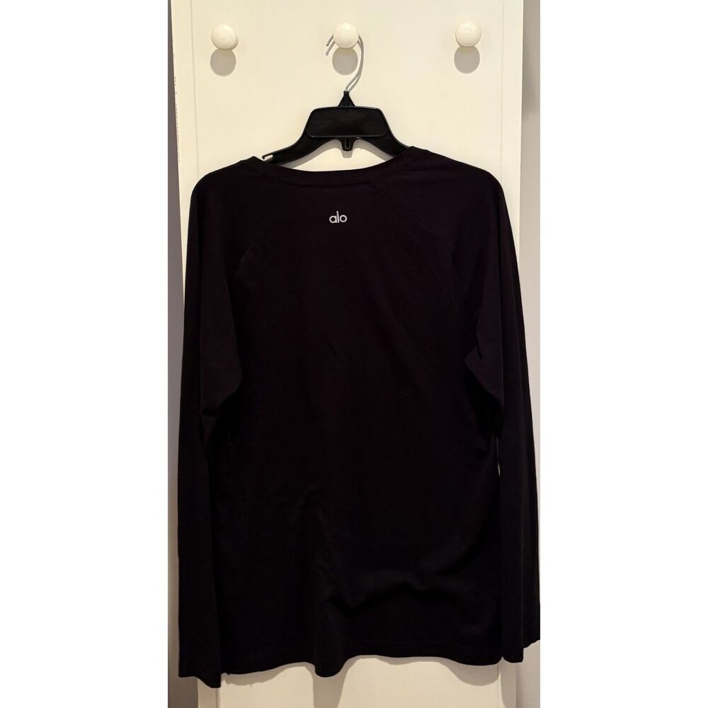 Alo Yoga Long-sleeve Black Perfect V-Neck Tee Men's S